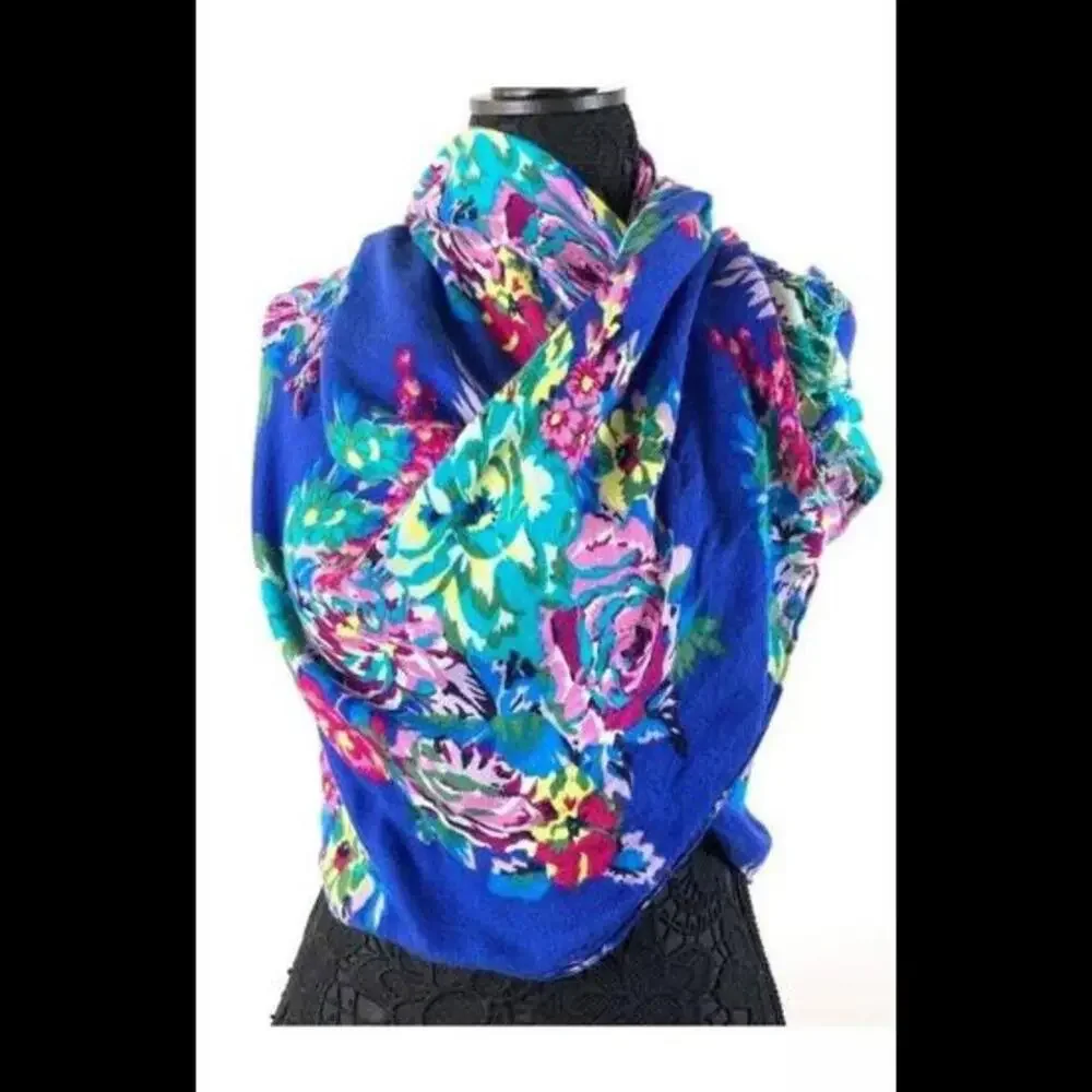 🥻Pretty Blue Floral scarf Wrap Around Scarf 22x66 100% Rayon Apt. 9